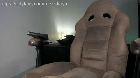 Snapshot of l3m0nb0y_ chatting on 10/19/25, 03:29 l3m0nb0y_ online show from 10/19/25, 03:29