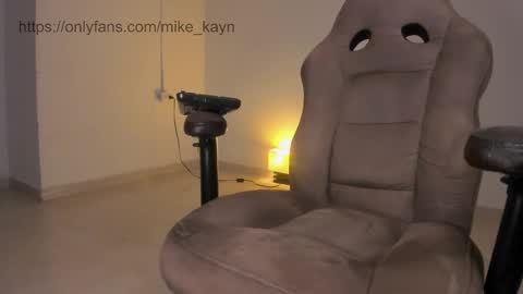 Snapshot of l3m0nb0y_ chatting on 03/27/26, 02:50 l3m0nb0y_ online show from 03/27/26, 02:50