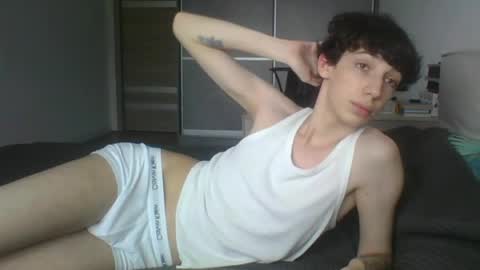 Snapshot of l8199 chatting on 04/23/26, 10:14 liam online show from 04/23/26, 10:14