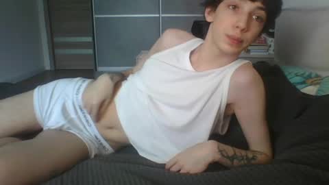 Snapshot of l8199 chatting on 04/24/26, 12:51 liam online show from 04/24/26, 12:51