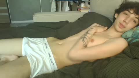 Snapshot of l8199 chatting on 05/22/26, 12:33 liam online show from 05/22/26, 12:33