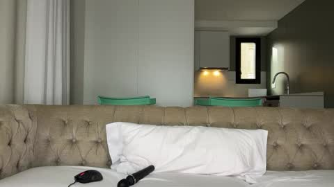 Julie online show from 09/27/25, 07:24