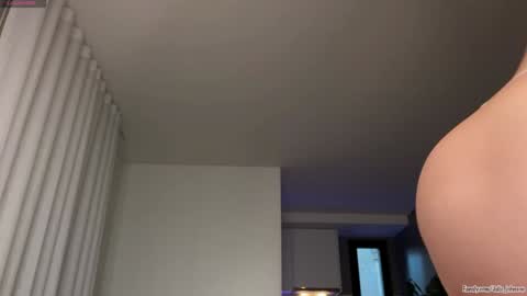 Julie online show from 11/02/25, 07:00