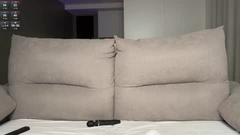 Julie online show from 02/04/26, 01:11