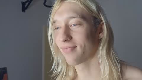 Snapshot of l_adonis_l chatting on 12/26/24, 05:26 Adonis online show from 12/26/24, 05:26