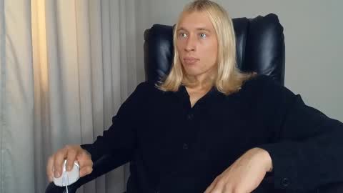 Snapshot of l_adonis_l chatting on 09/09/25, 08:03 Adonis online show from 09/09/25, 08:03