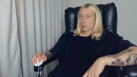 Snapshot of l_adonis_l chatting on 09/10/25, 06:57 Adonis online show from 09/10/25, 06:57