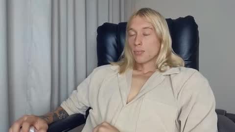 Snapshot of l_adonis_l chatting on 09/13/25, 06:35 Adonis online show from 09/13/25, 06:35