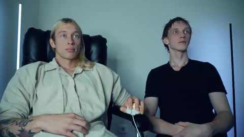 Snapshot of l_adonis_l chatting on 10/05/25, 04:22 Adonis online show from 10/05/25, 04:22