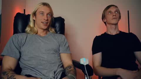 Snapshot of l_adonis_l chatting on 10/06/25, 04:32 Adonis online show from 10/06/25, 04:32