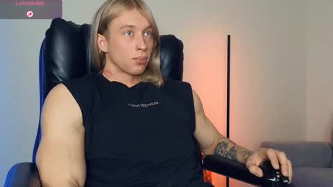 Snapshot of l_adonis_l chatting on 11/04/25, 06:12 Adonis online show from 11/04/25, 06:12