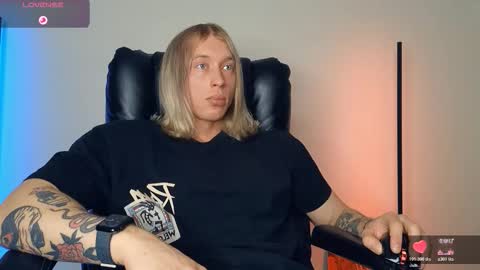 Snapshot of l_adonis_l chatting on 11/05/25, 04:45 Adonis online show from 11/05/25, 04:45