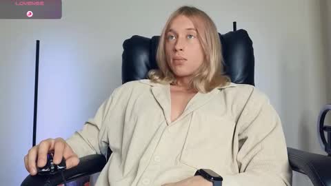 Snapshot of l_adonis_l chatting on 11/10/25, 10:36 Adonis online show from 11/10/25, 10:36