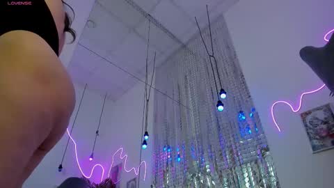 Melanie online show from 11/30/25, 08:46