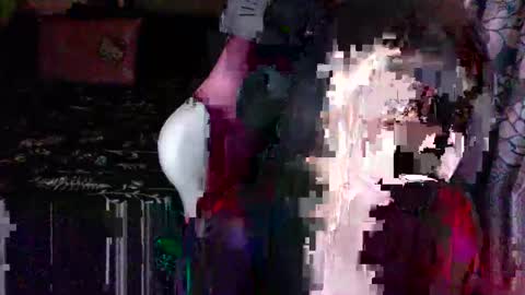 Snapshot of la_lechera_ chatting on 12/20/25, 02:02 la_lechera_ online show from 12/20/25, 02:02