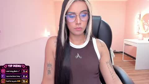 Snapshot of la_monitora chatting on 05/22/26, 11:38 T A T I A N A online show from 05/22/26, 11:38