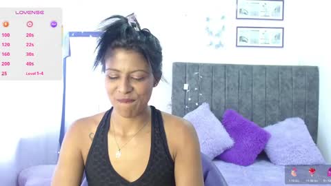 Snapshot of la_negritaa chatting on 03/30/26, 08:43 Sara online show from 03/30/26, 08:43