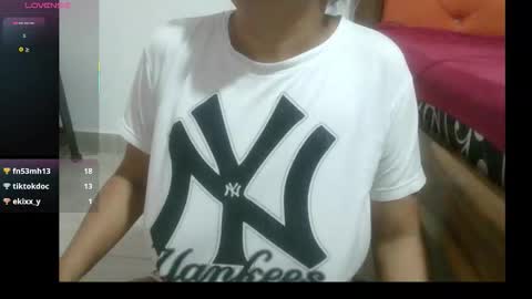 Snapshot of la_wuaifu1 chatting on 11/02/25, 10:34 la_wuaifu1 online show from 11/02/25, 10:34