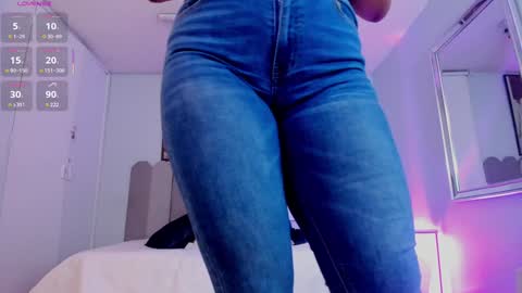 Snapshot of laady_brownn chatting on 01/29/25, 11:41 Cris  online show from 01/29/25, 11:41