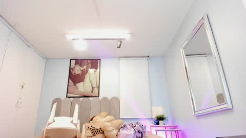 Snapshot of laady_brownn chatting on 02/02/25, 11:30 Cris  online show from 02/02/25, 11:30