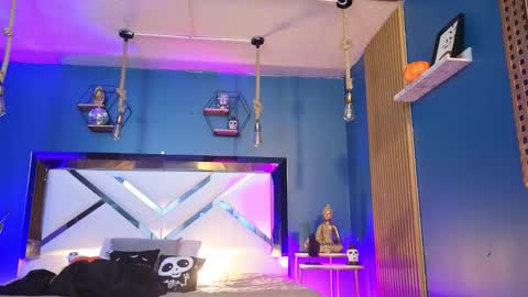 Snapshot of laady_brownn chatting on 10/01/25, 12:22 Cris  online show from 10/01/25, 12:22