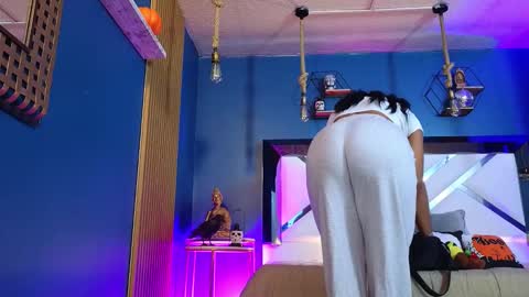 Snapshot of laady_brownn chatting on 10/08/25, 11:52 Cris  online show from 10/08/25, 11:52