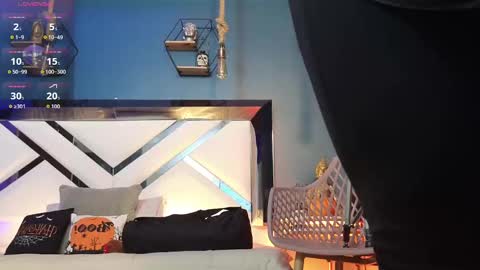 Snapshot of laady_brownn chatting on 10/20/25, 10:59 Cris  online show from 10/20/25, 10:59