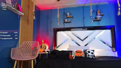 Snapshot of laady_brownn chatting on 10/24/25, 11:06 Cris  online show from 10/24/25, 11:06