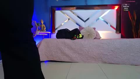 Cris  online show from 11/21/25, 11:31