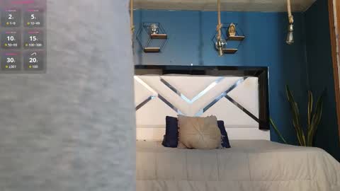 Snapshot of laady_brownn chatting on 12/19/25, 11:28 Cris online show from 12/19/25, 11:28