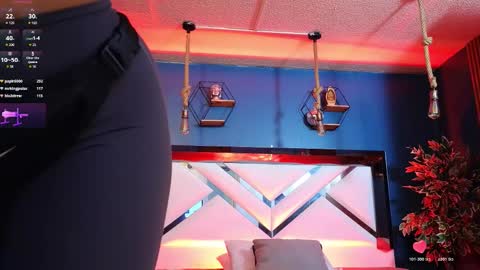 Snapshot of laady_brownn chatting on 02/14/26, 11:29 Cris online show from 02/14/26, 11:29