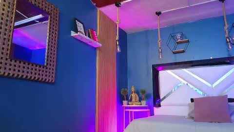 Snapshot of laady_brownn chatting on 04/20/26, 11:35 Cris online show from 04/20/26, 11:35