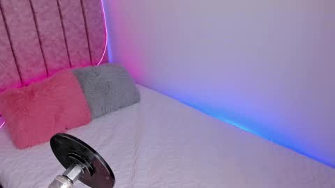 Snapshot of laana_foxx chatting on 05/20/26, 01:12 lana foxx Model independient online show from 05/20/26, 01:12