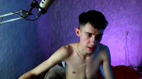 Snapshot of labour_guy chatting on 02/22/25, 01:22 Marco online show from 02/22/25, 01:22