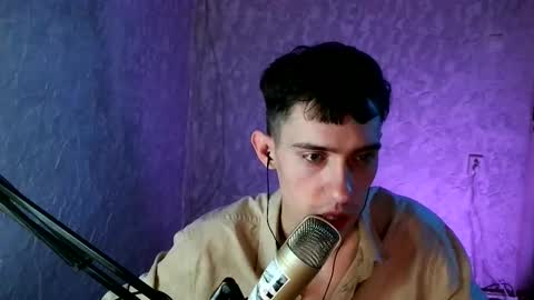 Snapshot of labour_guy chatting on 02/22/25, 01:46 Marco online show from 02/22/25, 01:46