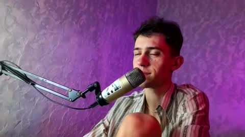 Snapshot of labour_guy chatting on 03/04/25, 12:50 Marco online show from 03/04/25, 12:50