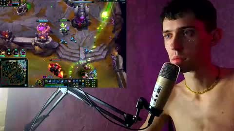 Snapshot of labour_guy chatting on 03/06/25, 01:05 Marco online show from 03/06/25, 01:05