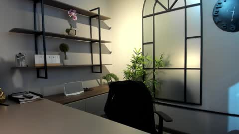 Snapshot of labrinthteasing chatting on 10/10/25, 12:04 labrinthteasing online show from 10/10/25, 12:04