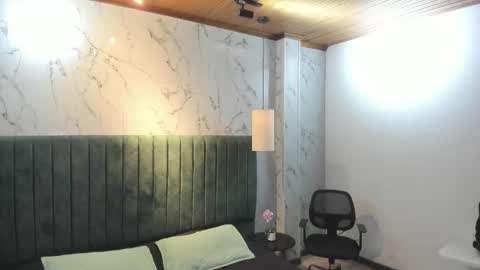 labrinthteasing online show from 02/01/26, 12:04