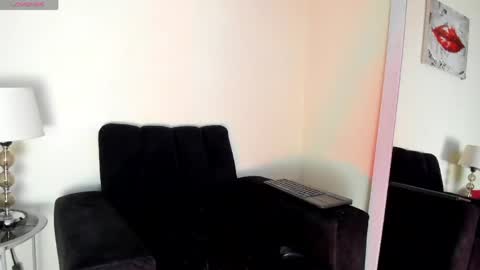 lace_victoria online show from 05/18/26, 12:29