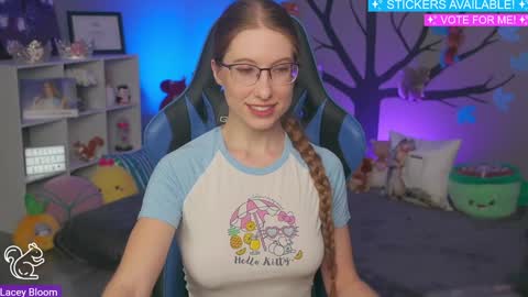 Lacey Bloom online show from 01/09/25, 02:11