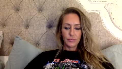 laceylayne96 online show from 05/22/26, 03:46