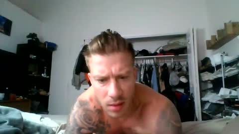 Snapshot of lacrioxcum18 chatting on 03/06/25, 04:17 lacrioxcum18 online show from 03/06/25, 04:17