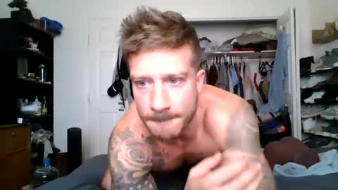 Snapshot of lacrioxcum18 chatting on 10/01/25, 04:24 lacrioxcum18 online show from 10/01/25, 04:24