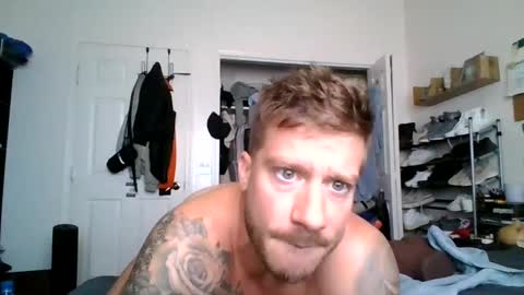 Snapshot of lacrioxcum18 chatting on 10/02/25, 04:03 lacrioxcum18 online show from 10/02/25, 04:03