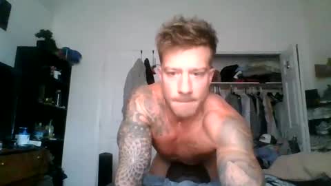 Snapshot of lacrioxcum18 chatting on 10/26/25, 03:18 lacrioxcum18 online show from 10/26/25, 03:18