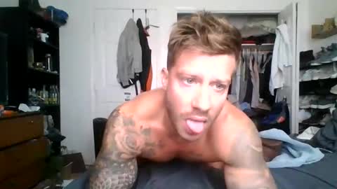 Snapshot of lacrioxcum18 chatting on 11/01/25, 05:04 lacrioxcum18 online show from 11/01/25, 05:04