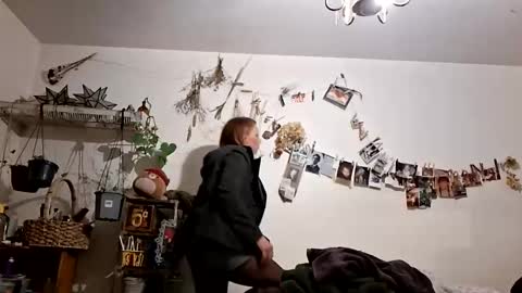 Snapshot of lacybell chatting on 03/28/26, 09:20 lacybell online show from 03/28/26, 09:20