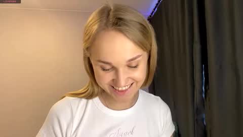 Snapshot of ladawndepippo chatting on 10/08/25, 10:02 Sofia online show from 10/08/25, 10:02