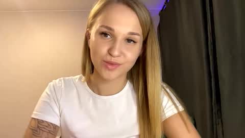 Snapshot of ladawndepippo chatting on 10/26/25, 04:46 Sofia online show from 10/26/25, 04:46